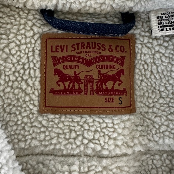 Levi’s Originals Women’s Sherpa Trucker Jacket - Picture 6 of 13